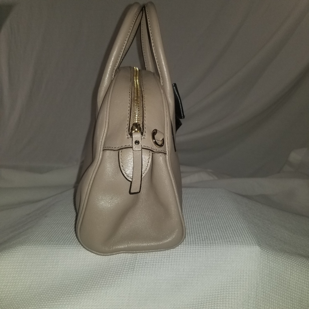 Kate Spade Purse - Picture 6 of 8
